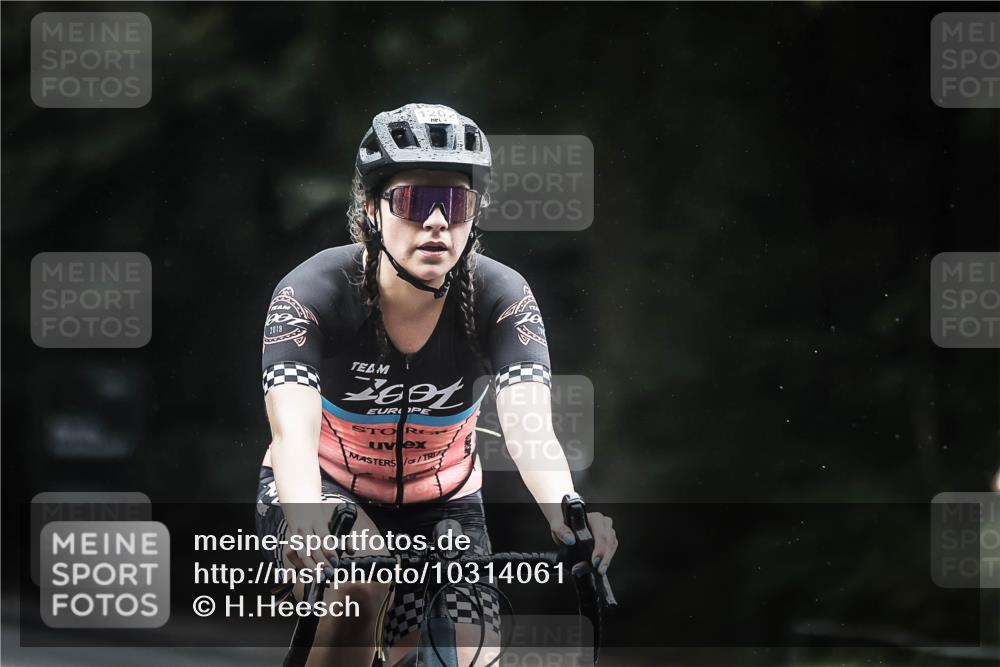 13.09.2026 - Stadtparktriathlon H.Heesch http://msf.ph/oto/10314061 13.09.2026 12:56:33 Radfahren 1123, 1156, 1164, 1192, 1202, 1208, 1253, 1271, 1366, 1389 meine-sportfotos.de