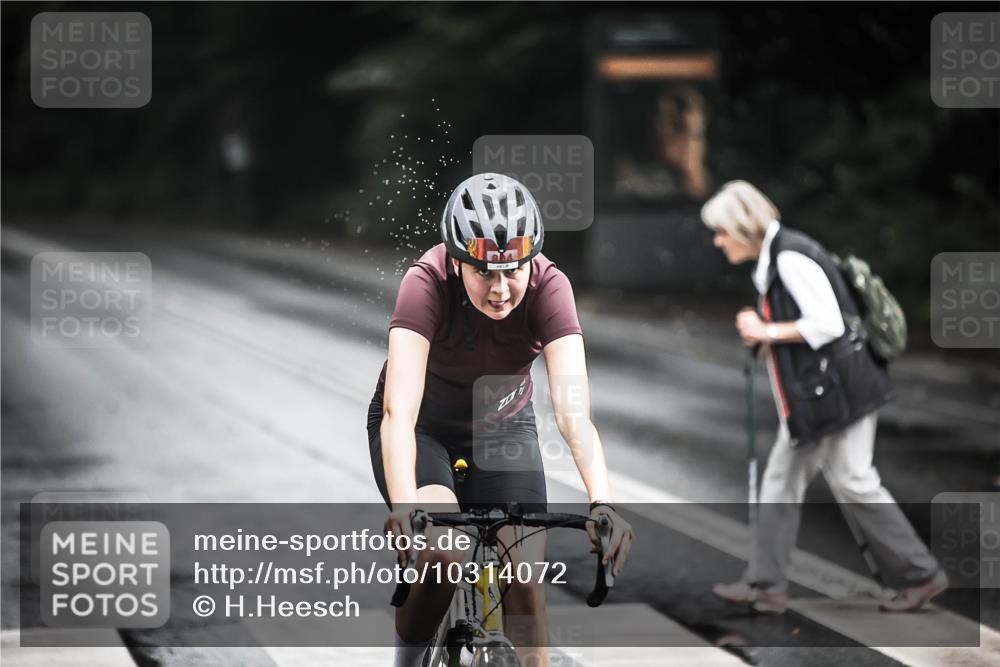 13.09.2026 - Stadtparktriathlon H.Heesch http://msf.ph/oto/10314072 13.09.2026 11:48:48 Radfahren 737, 766, 787, 804, 807, 825, 867 meine-sportfotos.de