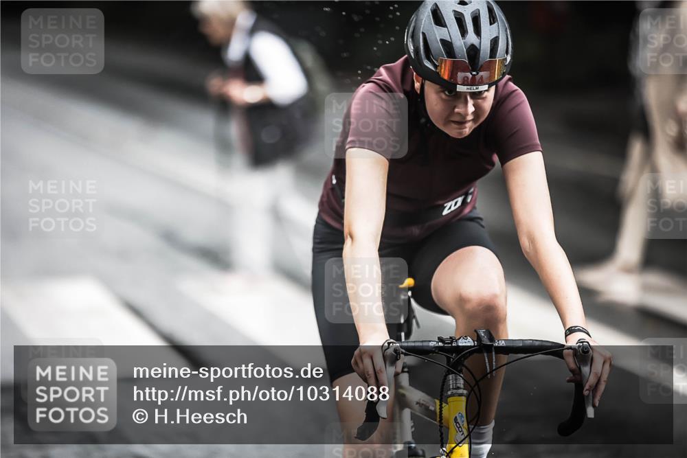 13.09.2026 - Stadtparktriathlon H.Heesch http://msf.ph/oto/10314088 13.09.2026 11:48:48 Radfahren 737, 766, 787, 804, 807, 825, 867 meine-sportfotos.de