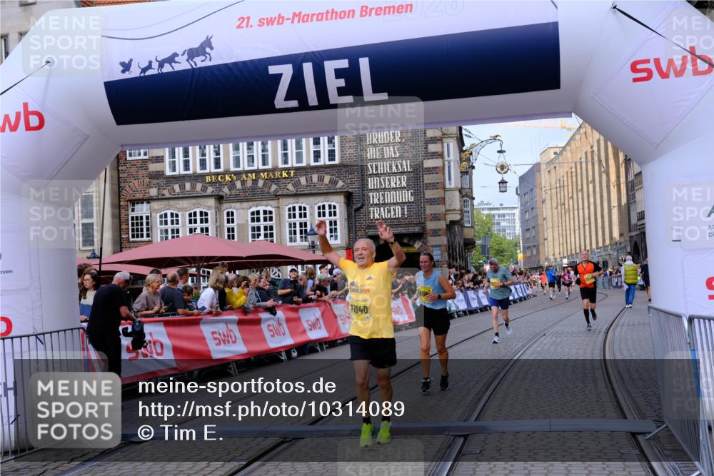13.09.2026 - 21. swb-Marathon Bremen Tim E. http://msf.ph/oto/10314089 13.09.2026 10:55:00 Ziel 10589, 10608, 10704, 11040, 11174, 11389, 11569, 11874, 12038, 12519, 12800, 13526 meine-sportfotos.de