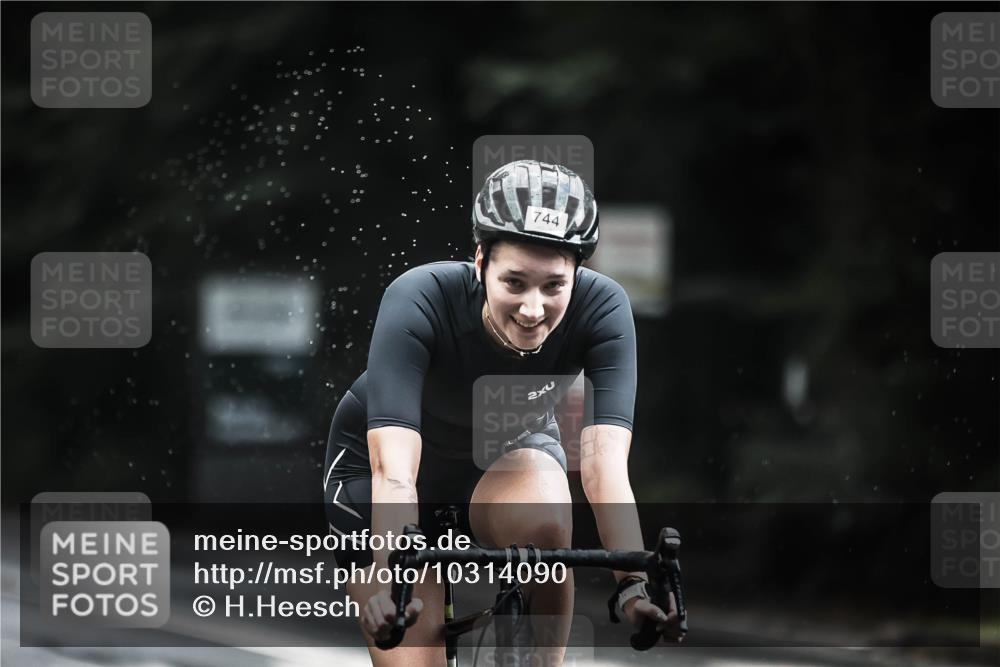 13.09.2026 - Stadtparktriathlon H.Heesch http://msf.ph/oto/10314090 13.09.2026 11:49:09 Radfahren 743, 744, 862, 892, 899, 927 meine-sportfotos.de
