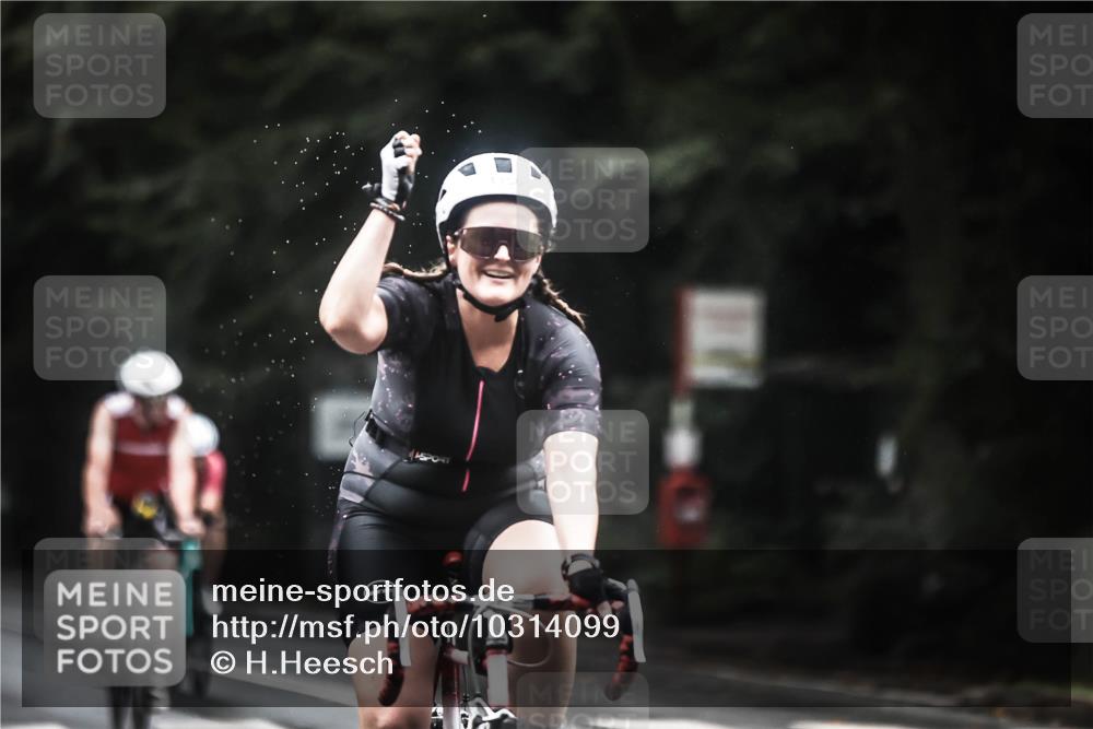 13.09.2026 - Stadtparktriathlon H.Heesch http://msf.ph/oto/10314099 13.09.2026 12:56:35 Radfahren 1123, 1156, 1164, 1202, 1208, 1253, 1271, 1366, 1389, 1427 meine-sportfotos.de