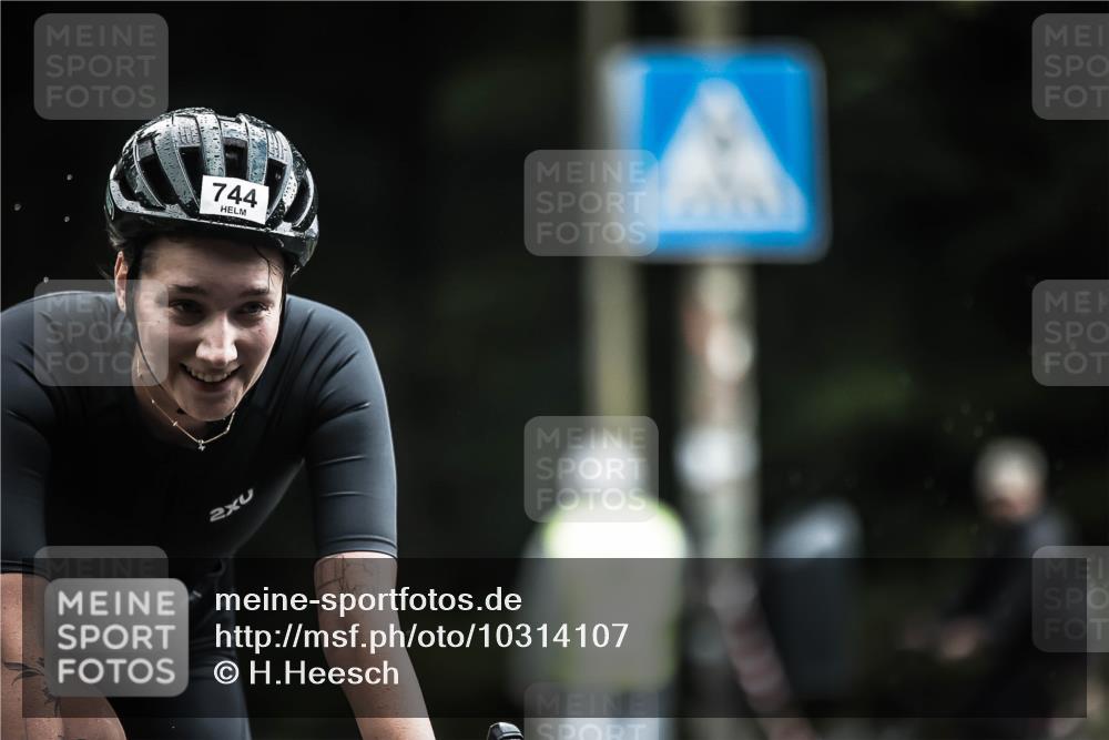 13.09.2026 - Stadtparktriathlon H.Heesch http://msf.ph/oto/10314107 13.09.2026 11:49:09 Radfahren 743, 744, 862, 892, 899, 927 meine-sportfotos.de