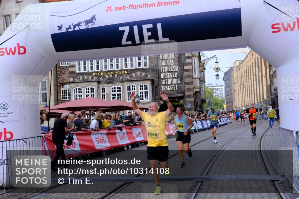 13.09.2026 - 21. swb-Marathon Bremen Tim E. http://msf.ph/oto/10314108 13.09.2026 10:55:00 Ziel 10589, 10608, 10704, 11040, 11174, 11389, 11569, 11874, 12038, 12519, 12800, 13526 meine-sportfotos.de