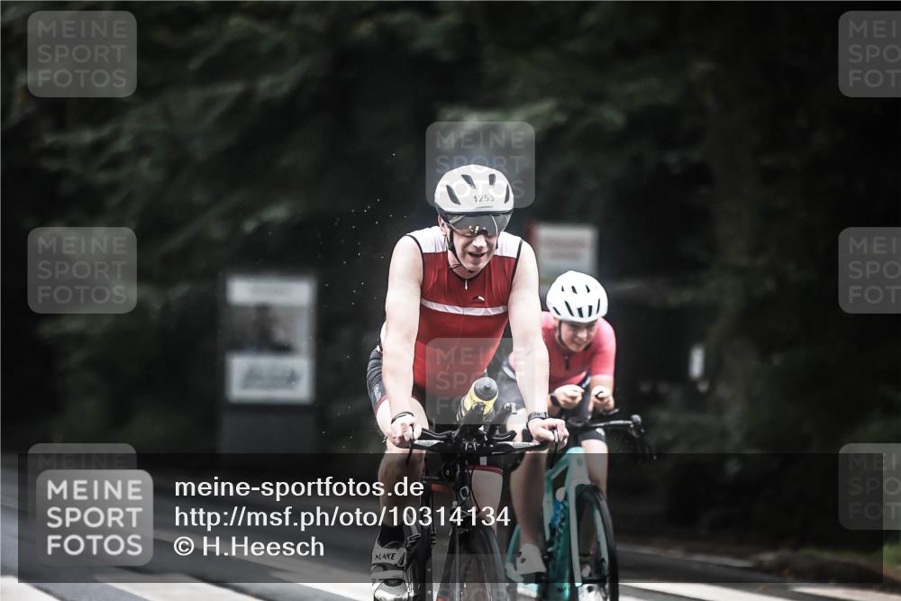 13.09.2026 - Stadtparktriathlon H.Heesch http://msf.ph/oto/10314134 13.09.2026 12:56:36 Radfahren 1123, 1156, 1164, 1202, 1208, 1253, 1271, 1389, 1427 meine-sportfotos.de
