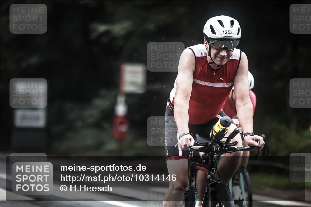13.09.2026 - Stadtparktriathlon H.Heesch http://msf.ph/oto/10314146 13.09.2026 12:56:37 Radfahren 1123, 1156, 1164, 1202, 1241, 1253, 1271, 1389, 1427 meine-sportfotos.de
