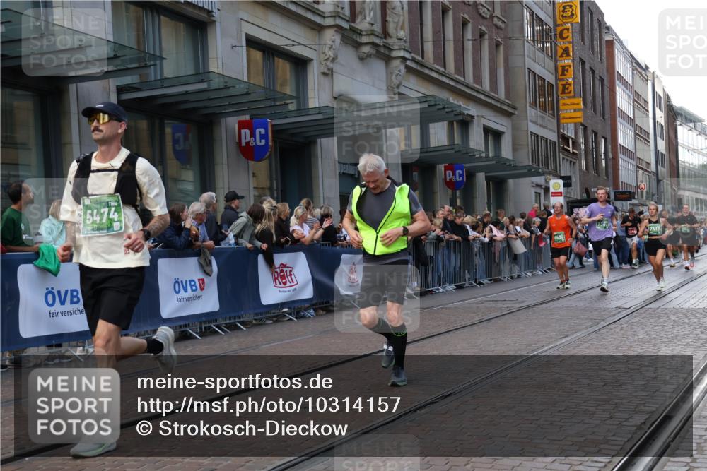 13.09.2026 - 21. swb-Marathon Bremen Strokosch-Dieckow http://msf.ph/oto/10314157 13.09.2026 13:15:38 Ziel 145, 982, 1955, 2623, 2733, 3119, 3134, 3149, 3422, 3689, 3836, 3991, 4128, 4573, 4823, 5430, 5474, 5588, 5913, 6481, 7307, 7413, 8487, 9122, 9278, 13149, 13158, 13249, 1033, 1445, 3346, 3536, 3743, 4212, 4573, 4646, 4653, 4663, 5533, 6011, 6162, 6515, 6526, 7203, 7291, 7346, 7717, 7730, 7992, 8086, 8254, 8255, 9029, 9391, 9475, 9777 meine-sportfotos.de