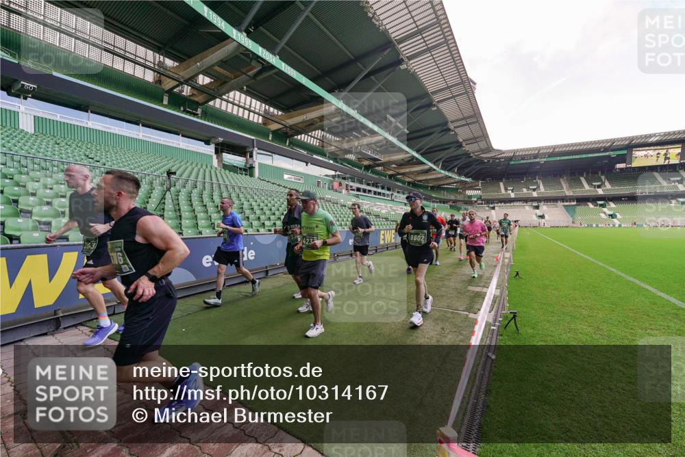 13.09.2026 - 21. swb-Marathon Bremen Michael Burmester http://msf.ph/oto/10314167 13.09.2026 13:09:28 Laufen im Stadion 164, 383, 391, 448, 532, 549, 551, 563, 625, 813, 869, 884, 898, 1025, 1072, 1124, 1150, 1180, 1285, 1289, 1398, 1559, 1688, 1855, 1867, 1880, 1899, 2041, 2208, 2215, 2229, 2232, 2243, 2268, 2366, 2380, 2413, 2429, 2441, 2467, 2471, 2525, 2530, 2553, 2573, 2594, 2635, 2692, 2714, 2717, 2727, 2782, 2785, 2823, 2841, 2897, 2920, 2930, 2931, 2941, 3032, 3063, 3086, 3291, 3316, 3327, 3333, 3398, 3437, 3707, 3769, 3857, 109 meine-sportfotos.de