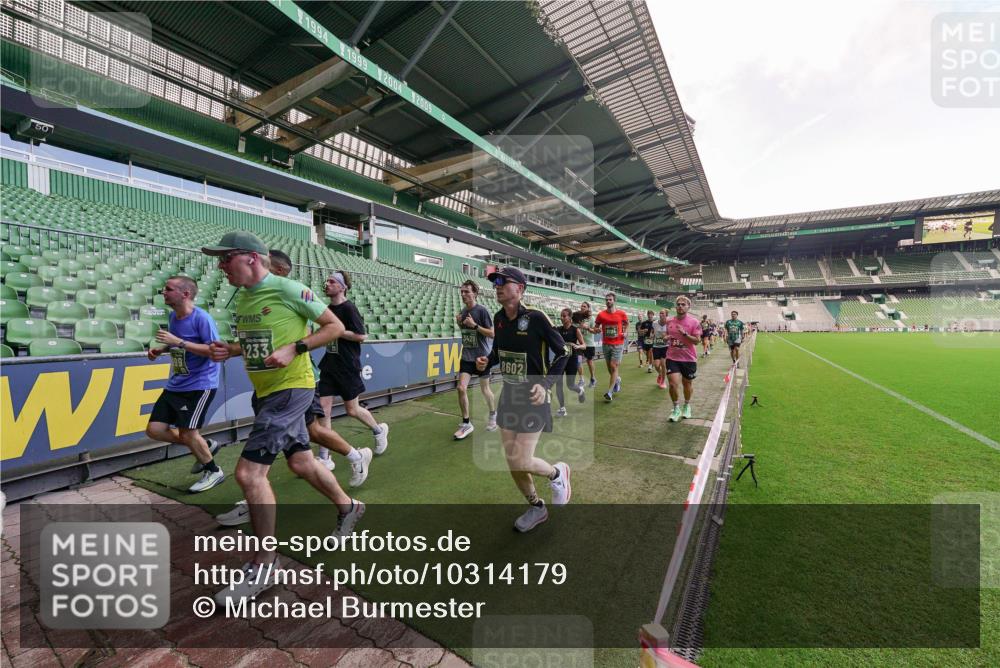 13.09.2026 - 21. swb-Marathon Bremen Michael Burmester http://msf.ph/oto/10314179 13.09.2026 13:09:29 Laufen im Stadion 164, 383, 391, 448, 532, 549, 551, 563, 625, 813, 869, 884, 898, 1025, 1072, 1124, 1150, 1180, 1285, 1289, 1398, 1559, 1688, 1855, 1867, 1880, 1899, 2041, 2208, 2215, 2229, 2232, 2243, 2268, 2366, 2380, 2413, 2429, 2441, 2467, 2471, 2525, 2530, 2553, 2573, 2594, 2635, 2692, 2714, 2717, 2727, 2782, 2785, 2823, 2841, 2897, 2920, 2930, 2931, 2941, 3032, 3063, 3086, 3291, 3316, 3327, 3333, 3398, 3437, 3707, 3769, 3857, 109 meine-sportfotos.de