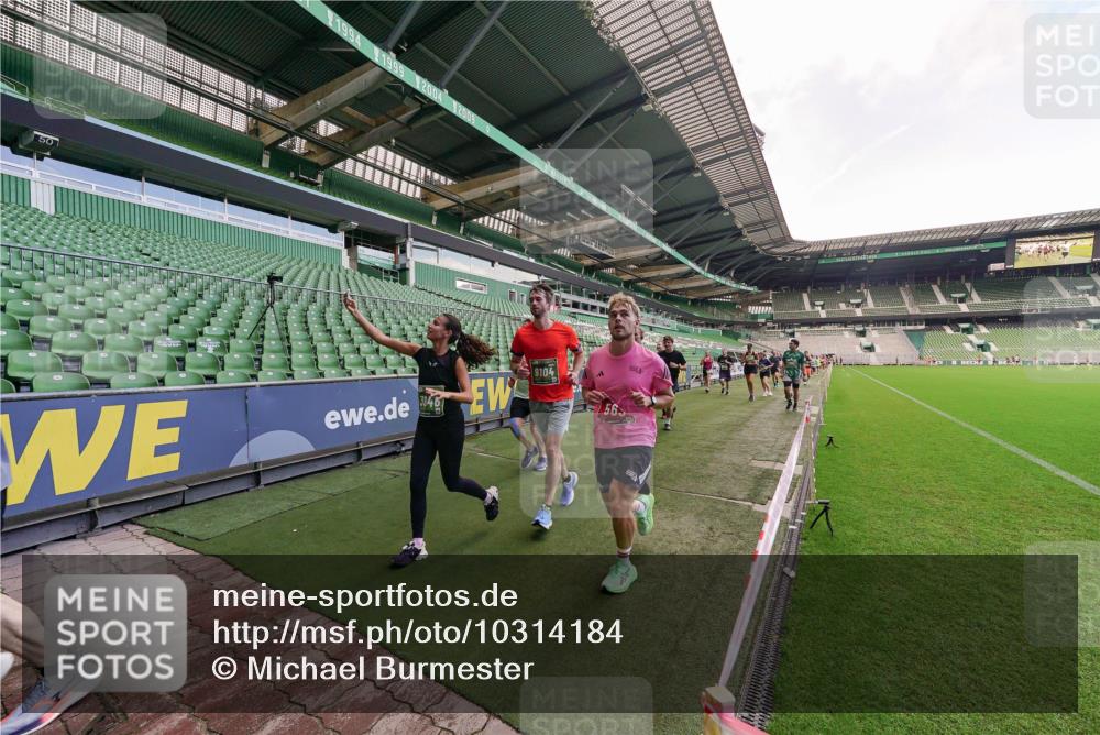 13.09.2026 - 21. swb-Marathon Bremen Michael Burmester http://msf.ph/oto/10314184 13.09.2026 13:09:30 Laufen im Stadion 164, 383, 391, 448, 532, 549, 551, 563, 625, 813, 869, 884, 898, 1025, 1072, 1124, 1150, 1180, 1285, 1289, 1398, 1559, 1688, 1855, 1867, 1880, 1899, 2041, 2208, 2229, 2232, 2243, 2268, 2366, 2380, 2413, 2429, 2441, 2467, 2471, 2525, 2530, 2553, 2573, 2594, 2635, 2692, 2714, 2717, 2727, 2782, 2785, 2823, 2841, 2897, 2920, 2930, 2931, 2941, 3032, 3063, 3086, 3291, 3316, 3327, 3333, 3398, 3437, 3707, 3769, 3857, 109 meine-sportfotos.de