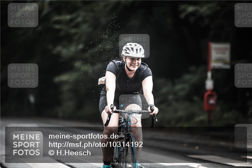 13.09.2026 - Stadtparktriathlon H.Heesch http://msf.ph/oto/10314192 13.09.2026 11:49:21 Radfahren 732, 770, 879 meine-sportfotos.de