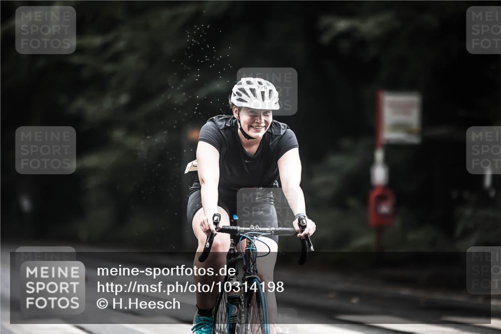 13.09.2026 - Stadtparktriathlon H.Heesch http://msf.ph/oto/10314198 13.09.2026 11:49:21 Radfahren 732, 770, 879 meine-sportfotos.de