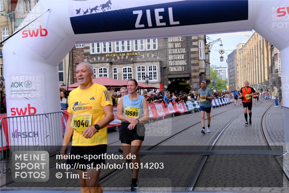 13.09.2026 - 21. swb-Marathon Bremen Tim E. http://msf.ph/oto/10314203 13.09.2026 10:55:02 Ziel 10589, 10608, 10704, 11040, 11174, 11389, 11569, 11874, 12038, 12519, 12800, 13526, 13592 meine-sportfotos.de