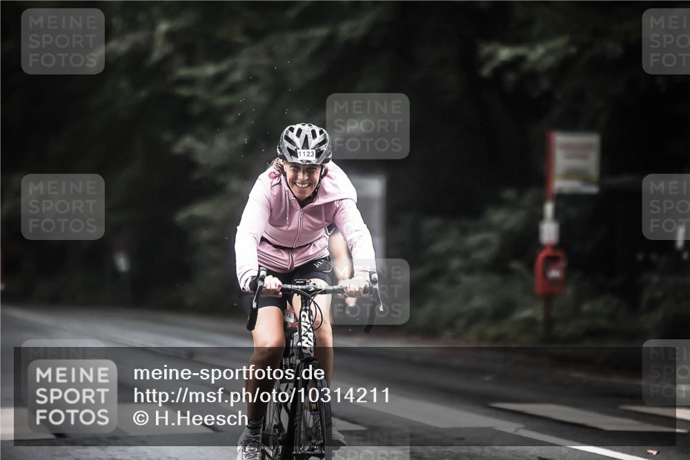 13.09.2026 - Stadtparktriathlon H.Heesch http://msf.ph/oto/10314211 13.09.2026 12:56:40 Radfahren 1105, 1123, 1156, 1176, 1241, 1253, 1271, 1389, 1427 meine-sportfotos.de