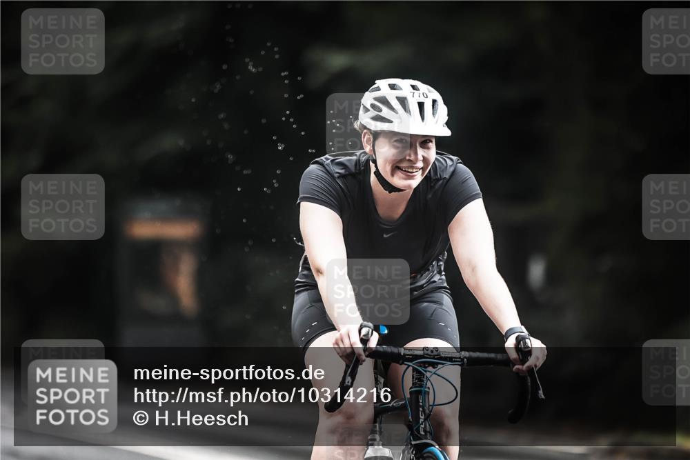 13.09.2026 - Stadtparktriathlon H.Heesch http://msf.ph/oto/10314216 13.09.2026 11:49:22 Radfahren 732, 770, 879 meine-sportfotos.de