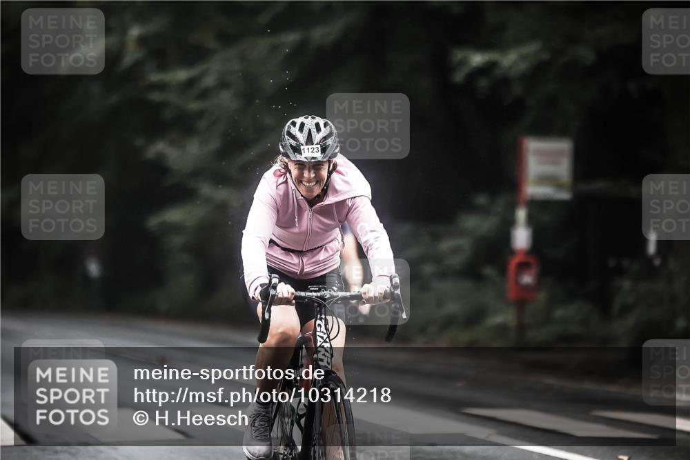 13.09.2026 - Stadtparktriathlon H.Heesch http://msf.ph/oto/10314218 13.09.2026 12:56:40 Radfahren 1105, 1123, 1156, 1176, 1241, 1253, 1271, 1389, 1427 meine-sportfotos.de