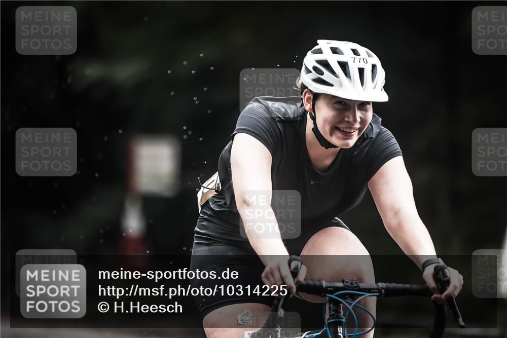13.09.2026 - Stadtparktriathlon H.Heesch http://msf.ph/oto/10314225 13.09.2026 11:49:22 Radfahren 732, 770, 879 meine-sportfotos.de