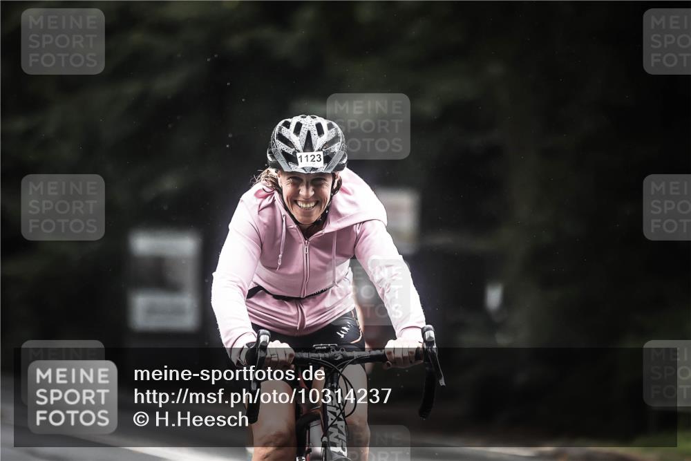 13.09.2026 - Stadtparktriathlon H.Heesch http://msf.ph/oto/10314237 13.09.2026 12:56:40 Radfahren 1105, 1123, 1156, 1176, 1241, 1253, 1271, 1389, 1427 meine-sportfotos.de