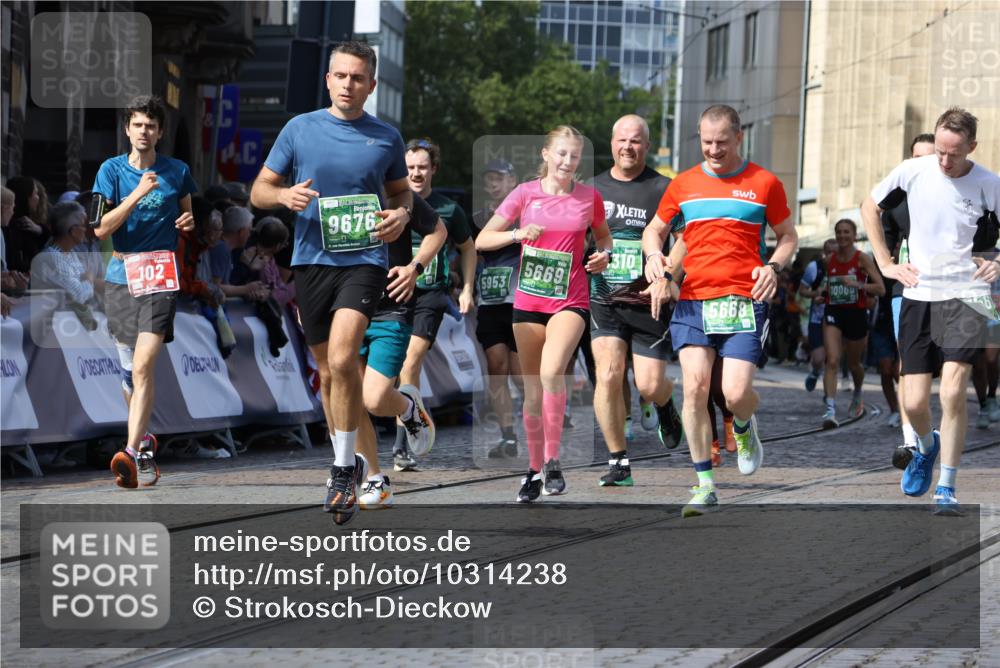 13.09.2026 - 21. swb-Marathon Bremen Strokosch-Dieckow http://msf.ph/oto/10314238 13.09.2026 13:24:24 Ziel 102, 342, 776, 909, 1199, 2210, 2370, 2517, 2967, 3044, 3372, 5012, 5104, 5146, 5208, 5257, 5397, 5481, 5623, 5928, 6105, 6772, 7059, 7094, 7105, 7357, 7761, 8051, 8052, 8082, 8179, 9087, 9916, 10059, 13007, 13219, 789, 790, 1582, 3375, 3524, 3994, 5572, 5668, 5669, 5953, 6080, 7568, 8310, 8636, 8784, 8881, 9264, 9676, 10069, 10071, 10097 meine-sportfotos.de