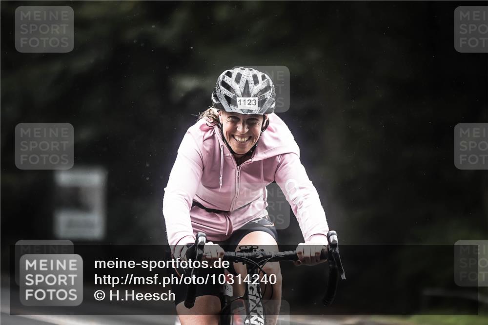 13.09.2026 - Stadtparktriathlon H.Heesch http://msf.ph/oto/10314240 13.09.2026 12:56:40 Radfahren 1105, 1123, 1156, 1176, 1241, 1253, 1271, 1389, 1427 meine-sportfotos.de