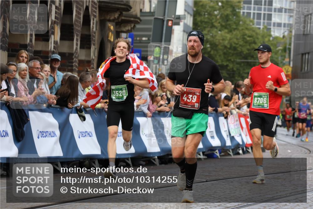 13.09.2026 - 21. swb-Marathon Bremen Strokosch-Dieckow http://msf.ph/oto/10314255 13.09.2026 13:05:46 Ziel 439, 3242, 3271, 3365, 4025, 5092, 5199, 5725, 6579, 7141, 9273, 1745, 3520, 4157, 4712, 5803, 6058, 7399, 8334, 8706, 8877, 8983, 9010, 9918 meine-sportfotos.de