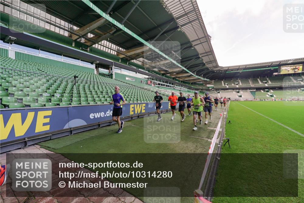13.09.2026 - 21. swb-Marathon Bremen Michael Burmester http://msf.ph/oto/10314280 13.09.2026 13:09:44 Laufen im Stadion 164, 383, 391, 448, 532, 549, 563, 625, 813, 869, 898, 1025, 1072, 1124, 1150, 1180, 1289, 1398, 1559, 1855, 1867, 1880, 1894, 1899, 2041, 2202, 2208, 2229, 2232, 2243, 2268, 2284, 2339, 2342, 2380, 2413, 2429, 2441, 2467, 2471, 2525, 2530, 2553, 2573, 2594, 2682, 2692, 2714, 2717, 2727, 2785, 2823, 2841, 2897, 2920, 2930, 2931, 2932, 2941, 3032, 3063, 3086, 3089, 3122, 3291, 3316, 3327, 3333, 3398, 3410, 3437, 3707, 3769, 3857, 109 meine-sportfotos.de