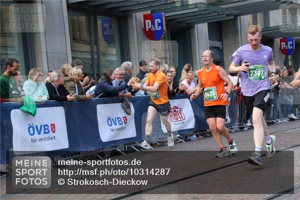13.09.2026 - 21. swb-Marathon Bremen Strokosch-Dieckow http://msf.ph/oto/10314287 13.09.2026 13:15:41 Ziel 145, 663, 982, 1955, 2623, 2733, 3119, 3134, 3149, 3422, 3689, 4128, 4823, 5430, 5474, 5913, 6106, 6481, 6744, 7307, 7413, 8487, 9122, 9278, 13149, 13158, 1033, 1445, 3346, 3536, 3836, 3991, 4212, 4573, 4646, 4653, 4663, 5533, 5588, 6162, 6515, 6526, 7203, 7291, 7346, 7992, 8086, 8254, 8255, 9029, 9391, 9475, 9777, 13249 meine-sportfotos.de
