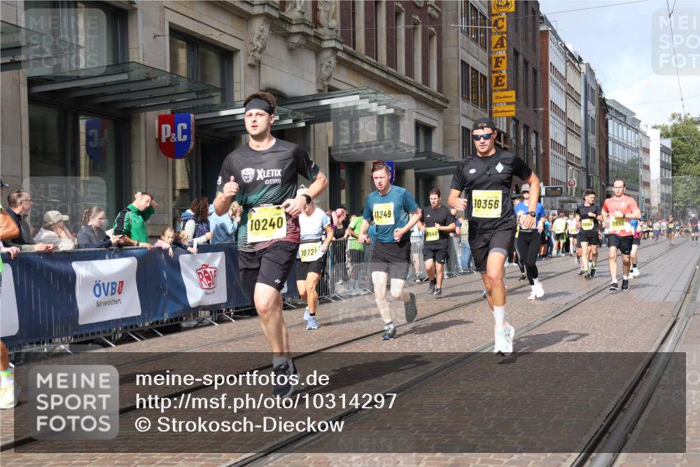13.09.2026 - 21. swb-Marathon Bremen Strokosch-Dieckow http://msf.ph/oto/10314297 13.09.2026 10:56:30 Ziel 10372, 10408, 10486, 10540, 10610, 10721, 10771, 10824, 10888, 10936, 11000, 11064, 11079, 11328, 11349, 11474, 11601, 11872, 11911, 11946, 11996, 12284, 12434, 10184, 10211, 10240, 10246, 10322, 10356, 10443, 10670, 10675, 10699, 10844, 10960, 11069, 11256, 11280, 11317, 11407, 11570, 11693, 11782, 11795, 11844, 11855, 11871, 11911, 11996, 12452, 12543 meine-sportfotos.de