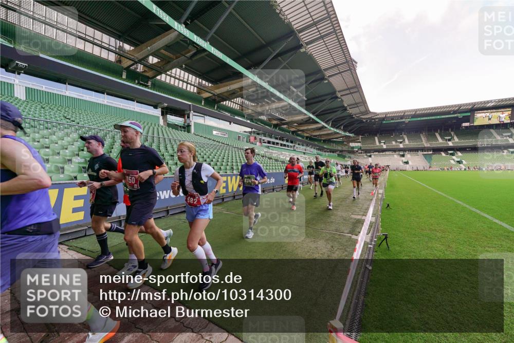 13.09.2026 - 21. swb-Marathon Bremen Michael Burmester http://msf.ph/oto/10314300 13.09.2026 13:09:46 Laufen im Stadion 164, 383, 391, 448, 532, 549, 563, 625, 813, 869, 898, 1025, 1072, 1124, 1150, 1180, 1289, 1398, 1559, 1855, 1867, 1880, 1894, 1899, 2041, 2202, 2208, 2229, 2232, 2243, 2268, 2284, 2339, 2342, 2380, 2413, 2429, 2441, 2467, 2471, 2525, 2530, 2553, 2573, 2594, 2682, 2692, 2714, 2717, 2727, 2785, 2823, 2841, 2897, 2920, 2930, 2931, 2932, 2941, 3032, 3063, 3086, 3089, 3122, 3291, 3316, 3327, 3333, 3370, 3398, 3410, 3437, 3707, 3769, 3857, 109 meine-sportfotos.de