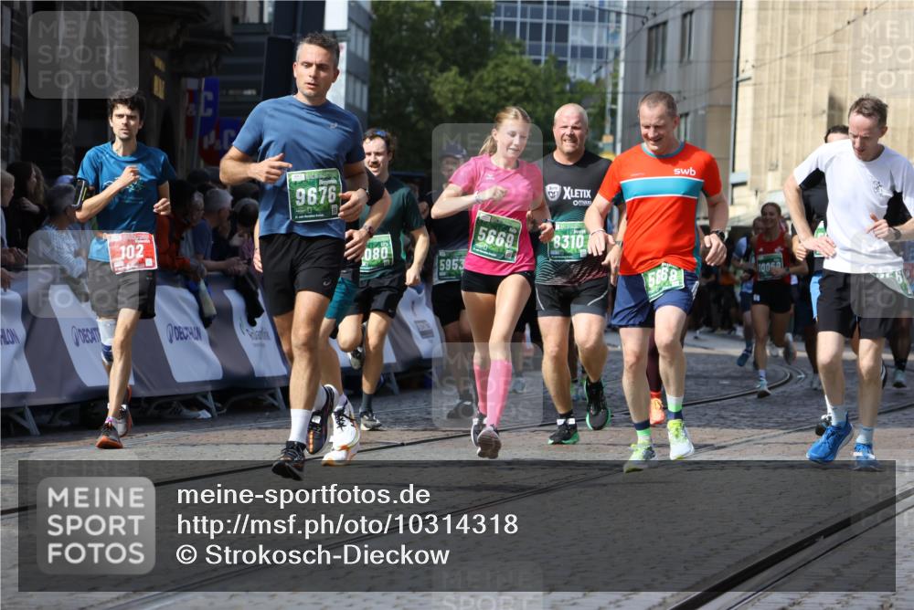 13.09.2026 - 21. swb-Marathon Bremen Strokosch-Dieckow http://msf.ph/oto/10314318 13.09.2026 13:24:24 Ziel 102, 342, 776, 909, 1199, 2210, 2370, 2517, 2967, 3044, 3372, 5012, 5104, 5146, 5208, 5257, 5397, 5481, 5623, 5928, 6105, 6772, 7059, 7094, 7105, 7357, 7761, 8051, 8052, 8082, 8179, 9087, 9916, 10059, 13007, 13219, 789, 790, 1582, 3375, 3524, 3994, 5572, 5668, 5669, 5953, 6080, 7568, 8310, 8636, 8784, 8881, 9264, 9676, 10069, 10071, 10097 meine-sportfotos.de