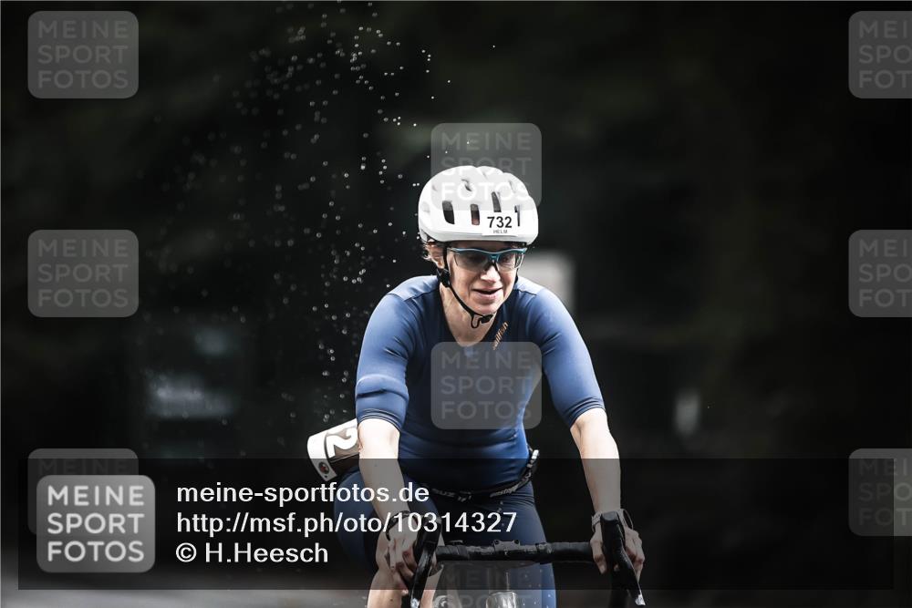 13.09.2026 - Stadtparktriathlon H.Heesch http://msf.ph/oto/10314327 13.09.2026 11:49:27 Radfahren 732, 770, 810, 879 meine-sportfotos.de