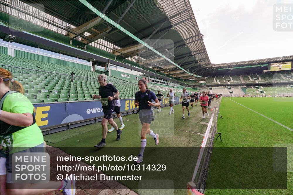 13.09.2026 - 21. swb-Marathon Bremen Michael Burmester http://msf.ph/oto/10314329 13.09.2026 13:09:49 Laufen im Stadion 164, 383, 391, 448, 532, 549, 563, 625, 813, 869, 898, 1025, 1072, 1124, 1150, 1180, 1289, 1398, 1559, 1855, 1867, 1880, 1894, 1899, 1967, 2202, 2208, 2232, 2243, 2268, 2284, 2339, 2342, 2380, 2413, 2429, 2441, 2467, 2471, 2525, 2530, 2553, 2573, 2594, 2654, 2682, 2692, 2714, 2717, 2785, 2819, 2823, 2841, 2897, 2920, 2930, 2931, 2932, 2941, 3032, 3063, 3086, 3089, 3122, 3291, 3316, 3327, 3333, 3370, 3398, 3410, 3437, 3707, 3769, 3857, 109 meine-sportfotos.de