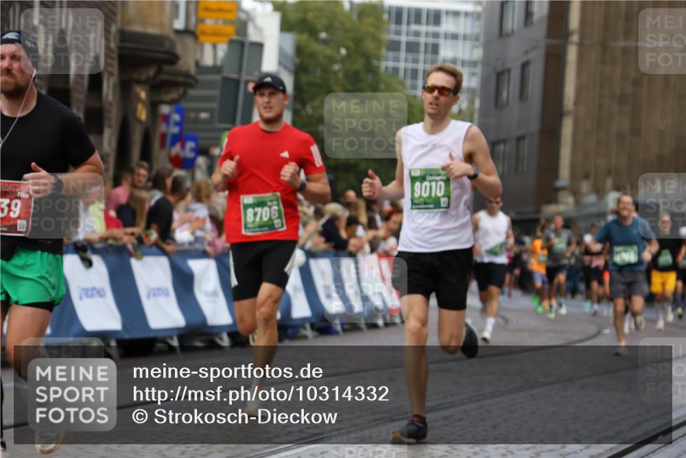 13.09.2026 - 21. swb-Marathon Bremen Strokosch-Dieckow http://msf.ph/oto/10314332 13.09.2026 13:05:47 Ziel 439, 3242, 3271, 3365, 5092, 5199, 5725, 6579, 7141, 9273, 681, 1745, 3297, 3520, 4712, 5803, 6058, 7399, 8334, 8706, 8877, 8983, 9010, 9429, 9918 meine-sportfotos.de