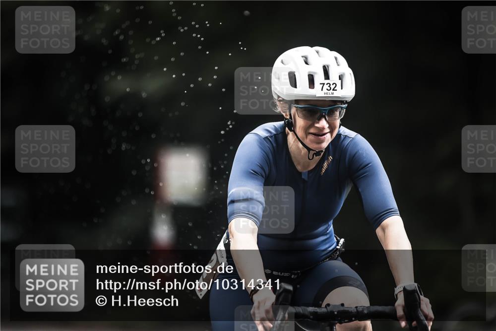 13.09.2026 - Stadtparktriathlon H.Heesch http://msf.ph/oto/10314341 13.09.2026 11:49:28 Radfahren 732, 735, 810, 879 meine-sportfotos.de