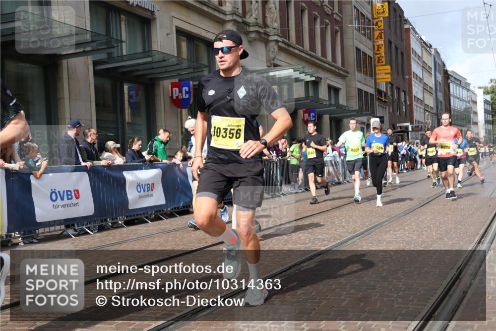 13.09.2026 - 21. swb-Marathon Bremen Strokosch-Dieckow http://msf.ph/oto/10314363 13.09.2026 10:56:31 Ziel 10372, 10408, 10486, 10540, 10610, 10721, 10771, 10824, 10888, 10936, 11000, 11064, 11079, 11328, 11349, 11474, 11601, 11872, 11946, 12284, 12434, 10184, 10211, 10240, 10246, 10322, 10356, 10443, 10670, 10675, 10699, 10844, 11069, 11256, 11280, 11317, 11349, 11407, 11570, 11693, 11782, 11795, 11844, 11855, 11871, 11911, 11996, 12452, 12543 meine-sportfotos.de