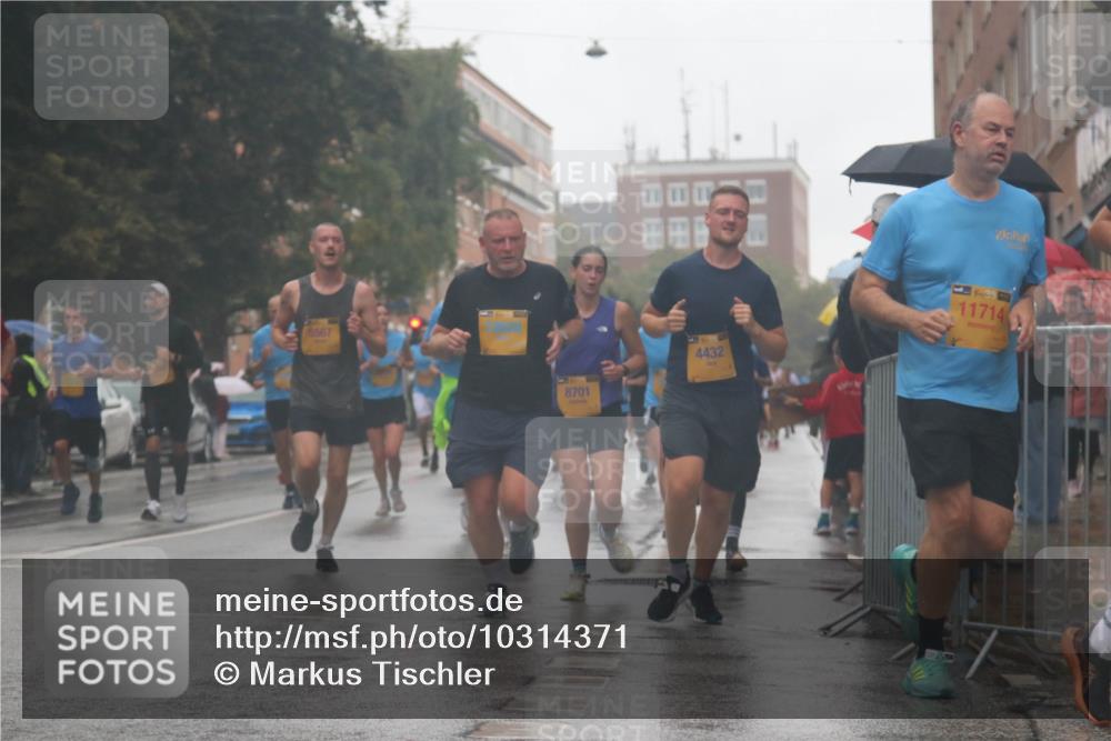 13.09.2026 - Kiel Lauf Markus Tischler http://msf.ph/oto/10314371 13.09.2026 10:42:37 Fleethörn 5567, 8701, 4432, 11714 meine-sportfotos.de