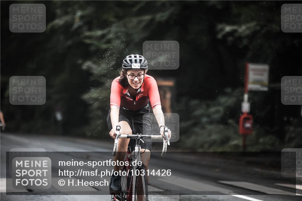 13.09.2026 - Stadtparktriathlon H.Heesch http://msf.ph/oto/10314426 13.09.2026 12:56:54 Radfahren 1083, 1109, 1115, 1146, 1163, 1205, 1272, 1386 meine-sportfotos.de