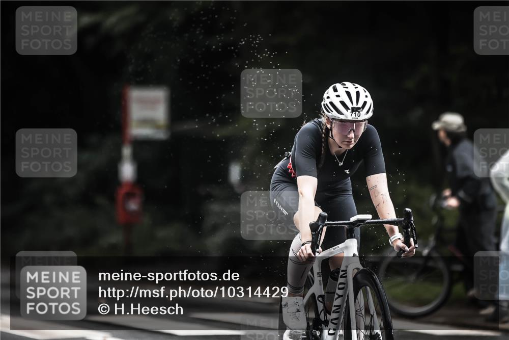 13.09.2026 - Stadtparktriathlon H.Heesch http://msf.ph/oto/10314429 13.09.2026 11:49:36 Radfahren 710, 735, 738, 750, 765, 793, 810, 919, 941 meine-sportfotos.de