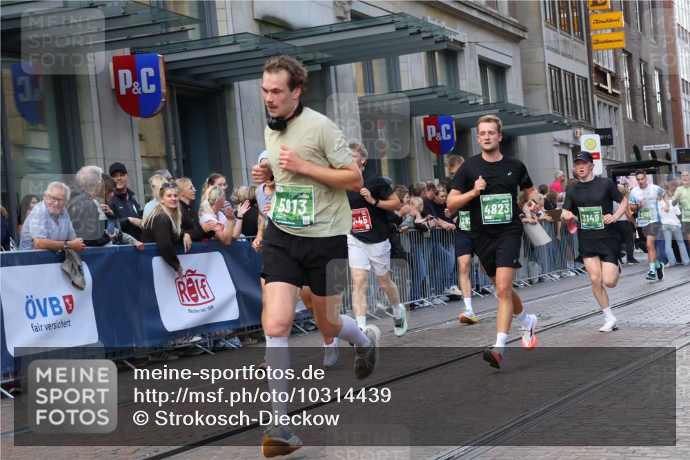 13.09.2026 - 21. swb-Marathon Bremen Strokosch-Dieckow http://msf.ph/oto/10314439 13.09.2026 13:15:43 Ziel 145, 481, 663, 982, 1955, 2623, 3134, 3149, 3422, 3689, 4128, 4823, 5430, 5474, 5913, 6106, 6481, 6744, 7307, 7413, 8398, 8487, 9122, 9278, 13008, 13149, 13158, 1033, 1445, 2733, 3119, 3346, 3422, 3536, 3689, 3836, 3991, 4212, 4573, 4646, 4653, 4663, 5533, 5588, 6162, 6515, 6526, 7203, 7291, 7346, 7992, 9029, 9391, 9475, 9777, 13249 meine-sportfotos.de