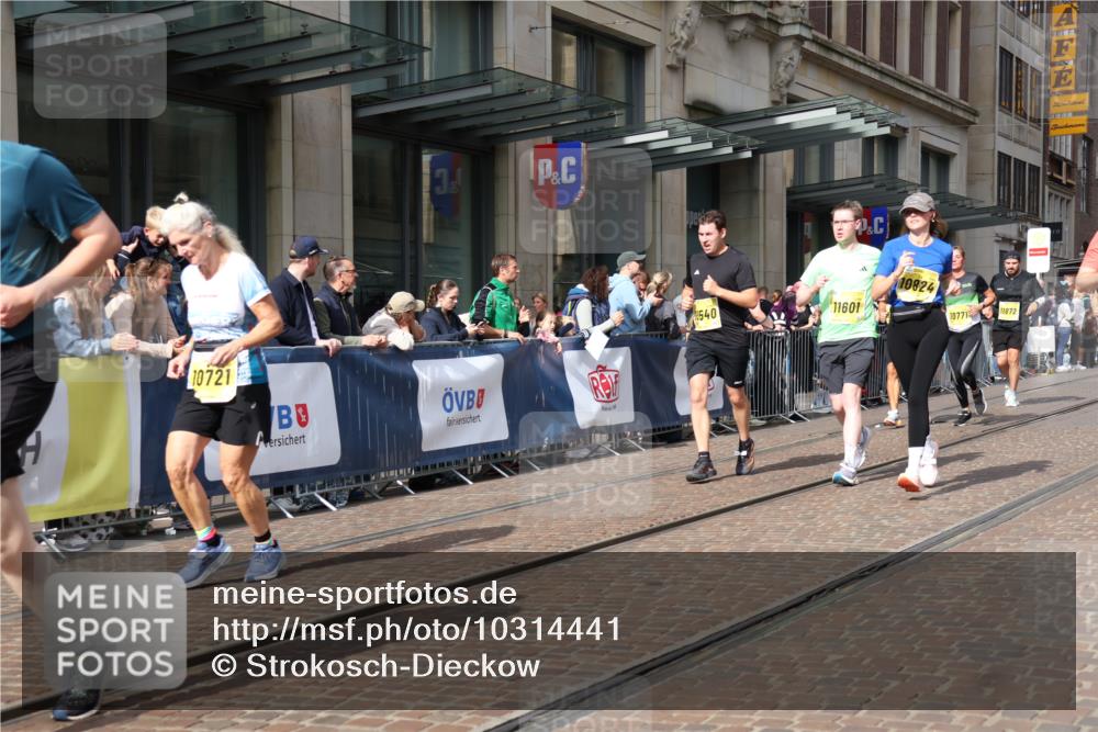 13.09.2026 - 21. swb-Marathon Bremen Strokosch-Dieckow http://msf.ph/oto/10314441 13.09.2026 10:56:32 Ziel 10157, 10372, 10408, 10486, 10540, 10610, 10721, 10771, 10824, 10888, 10936, 11000, 11064, 11079, 11328, 11474, 11601, 11872, 11946, 12032, 12284, 12434, 10184, 10211, 10240, 10246, 10322, 10356, 10443, 10670, 10675, 10699, 10844, 11069, 11256, 11280, 11317, 11349, 11407, 11570, 11693, 11795, 11844, 11855, 11871, 11911, 11996, 12452, 12543 meine-sportfotos.de