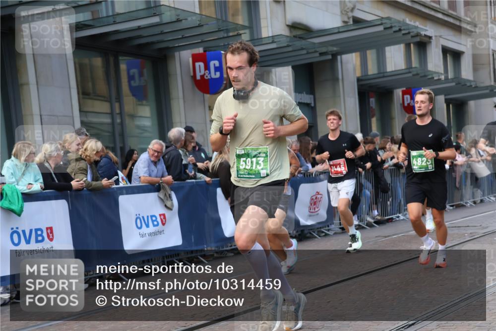 13.09.2026 - 21. swb-Marathon Bremen Strokosch-Dieckow http://msf.ph/oto/10314459 13.09.2026 13:15:43 Ziel 145, 481, 663, 982, 1955, 2623, 3134, 3149, 3422, 3689, 4128, 4823, 5430, 5474, 5913, 6106, 6481, 6744, 7307, 7413, 8398, 8487, 9122, 9278, 13008, 13149, 13158, 1033, 1445, 2733, 3119, 3346, 3422, 3536, 3689, 3836, 3991, 4212, 4573, 4646, 4653, 4663, 5533, 5588, 6162, 6515, 6526, 7203, 7291, 7346, 7992, 9029, 9391, 9475, 9777, 13249 meine-sportfotos.de