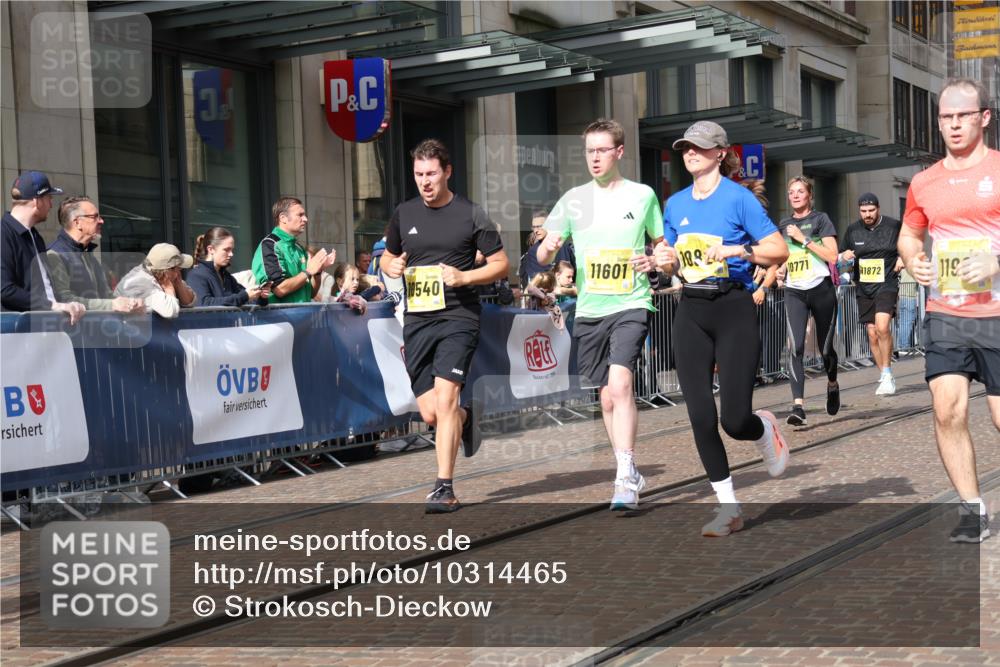 13.09.2026 - 21. swb-Marathon Bremen Strokosch-Dieckow http://msf.ph/oto/10314465 13.09.2026 10:56:33 Ziel 10157, 10372, 10408, 10486, 10540, 10610, 10721, 10771, 10824, 10888, 10936, 11000, 11064, 11079, 11328, 11474, 11601, 11872, 11946, 12032, 12284, 12434, 10184, 10211, 10240, 10322, 10356, 10372, 10443, 10670, 10675, 10699, 10844, 11069, 11256, 11280, 11317, 11349, 11407, 11570, 11693, 11795, 11844, 11855, 11871, 11911, 11996, 12452, 12543 meine-sportfotos.de