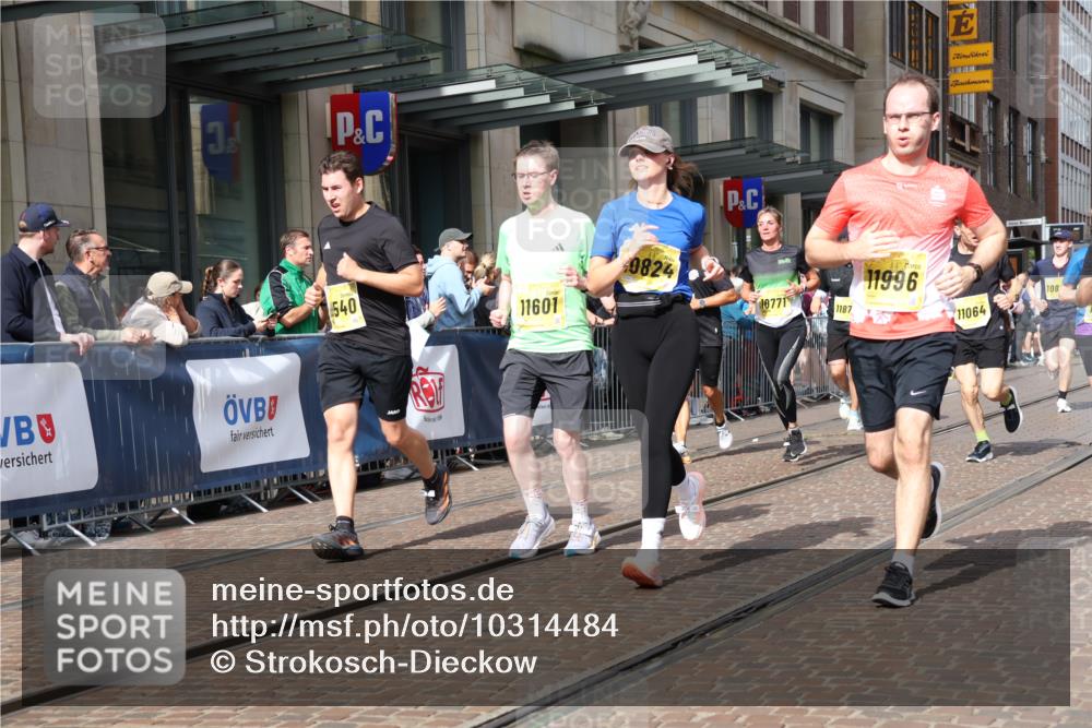 13.09.2026 - 21. swb-Marathon Bremen Strokosch-Dieckow http://msf.ph/oto/10314484 13.09.2026 10:56:33 Ziel 10157, 10372, 10408, 10486, 10540, 10610, 10721, 10771, 10824, 10888, 10936, 11000, 11064, 11079, 11328, 11474, 11601, 11872, 11946, 12032, 12284, 12434, 10184, 10211, 10240, 10322, 10356, 10372, 10443, 10670, 10675, 10699, 10844, 11069, 11256, 11280, 11317, 11349, 11407, 11570, 11693, 11795, 11844, 11855, 11871, 11911, 11996, 12452, 12543 meine-sportfotos.de