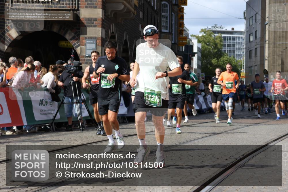 13.09.2026 - 21. swb-Marathon Bremen Strokosch-Dieckow http://msf.ph/oto/10314500 13.09.2026 13:30:54 Ziel 625, 800, 834, 1067, 1926, 2369, 2452, 2723, 3163, 3164, 3425, 4058, 4206, 4332, 4342, 4415, 4425, 4748, 4757, 5506, 5551, 6134, 6343, 6347, 6523, 6988, 7253, 7567, 7645, 7821, 8116, 8117, 8169, 8314, 8762, 8878, 8966, 9011, 9108, 9692, 9695, 9699, 9825, 13090, 1189, 1479, 2513, 2802, 2902, 3360, 3800, 4647, 5846, 6307, 6419, 6732, 7198, 7359, 7637, 7760, 7798, 7882, 8382, 8543, 8616, 9274, 9937, 9958, 9962, 9969, 9976, 9977, 13152 meine-sportfotos.de