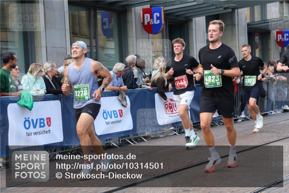 13.09.2026 - 21. swb-Marathon Bremen Strokosch-Dieckow http://msf.ph/oto/10314501 13.09.2026 13:15:44 Ziel 145, 481, 663, 982, 1955, 2623, 3134, 3149, 4128, 4823, 5430, 5474, 5913, 6106, 6481, 6744, 7307, 7413, 8398, 8487, 9122, 9278, 13008, 13149, 13158, 1033, 1445, 2733, 3119, 3346, 3422, 3536, 3689, 3836, 3991, 4212, 4573, 4646, 4653, 4663, 5533, 5588, 6162, 6515, 6526, 7203, 7291, 7346, 7992, 9029, 9391, 9475, 9777, 13249 meine-sportfotos.de