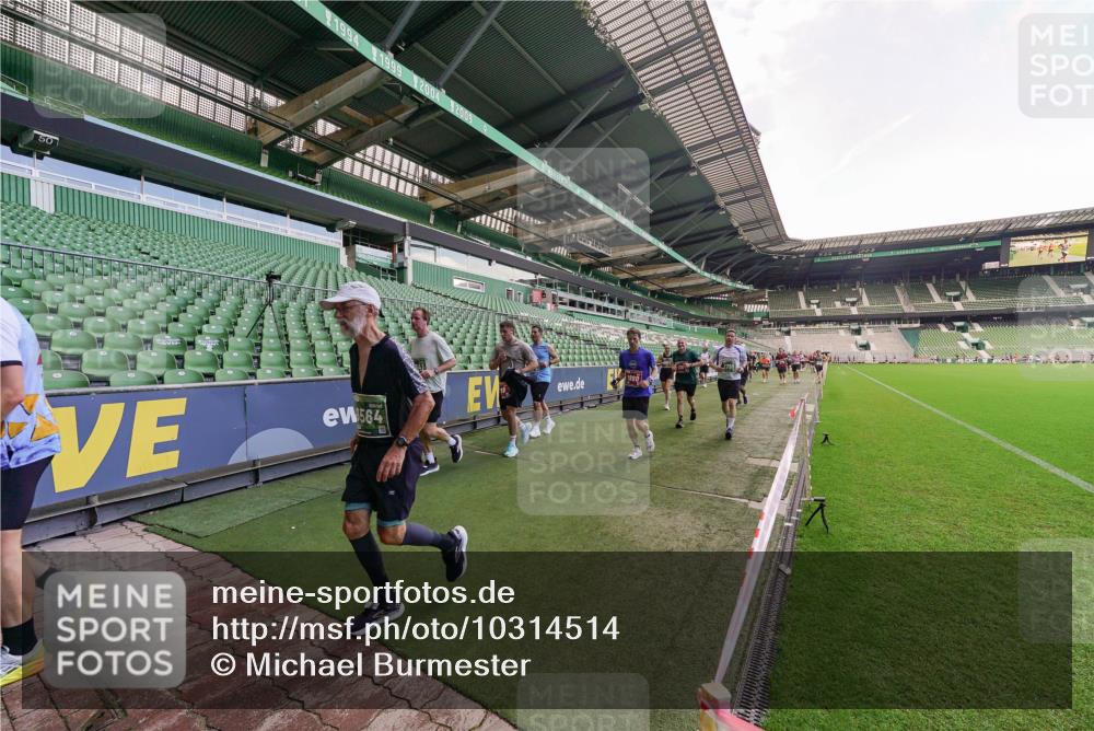 13.09.2026 - 21. swb-Marathon Bremen Michael Burmester http://msf.ph/oto/10314514 13.09.2026 13:10:06 Laufen im Stadion 164, 373, 383, 391, 448, 532, 549, 563, 581, 625, 813, 869, 898, 1025, 1072, 1150, 1180, 1398, 1738, 1855, 1867, 1880, 1894, 1967, 2202, 2208, 2232, 2243, 2268, 2284, 2333, 2339, 2342, 2413, 2429, 2432, 2441, 2471, 2525, 2530, 2553, 2573, 2594, 2654, 2682, 2692, 2714, 2717, 2784, 2785, 2819, 2823, 2920, 2931, 2932, 2941, 3026, 3032, 3063, 3086, 3089, 3122, 3174, 3207, 3208, 3291, 3316, 3327, 3333, 3370, 3398, 3410, 3437, 3470, 3707, 3769, 3857, 109 meine-sportfotos.de