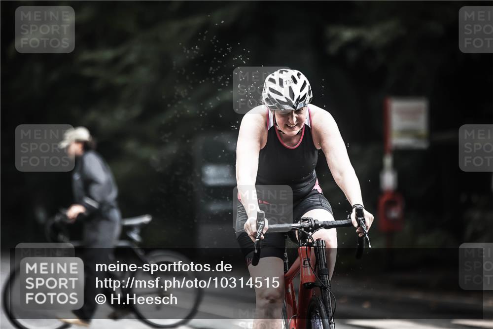 13.09.2026 - Stadtparktriathlon H.Heesch http://msf.ph/oto/10314515 13.09.2026 11:49:40 Radfahren 710, 735, 738, 750, 765, 793, 919, 941 meine-sportfotos.de