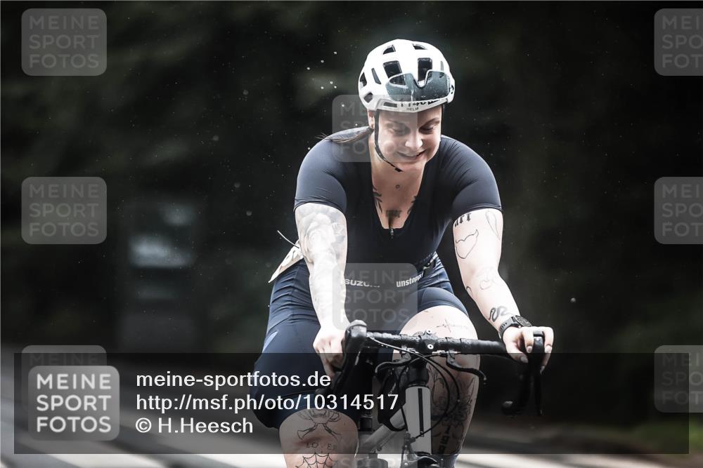 13.09.2026 - Stadtparktriathlon H.Heesch http://msf.ph/oto/10314517 13.09.2026 12:57:01 Radfahren 1109, 1146, 1196 meine-sportfotos.de