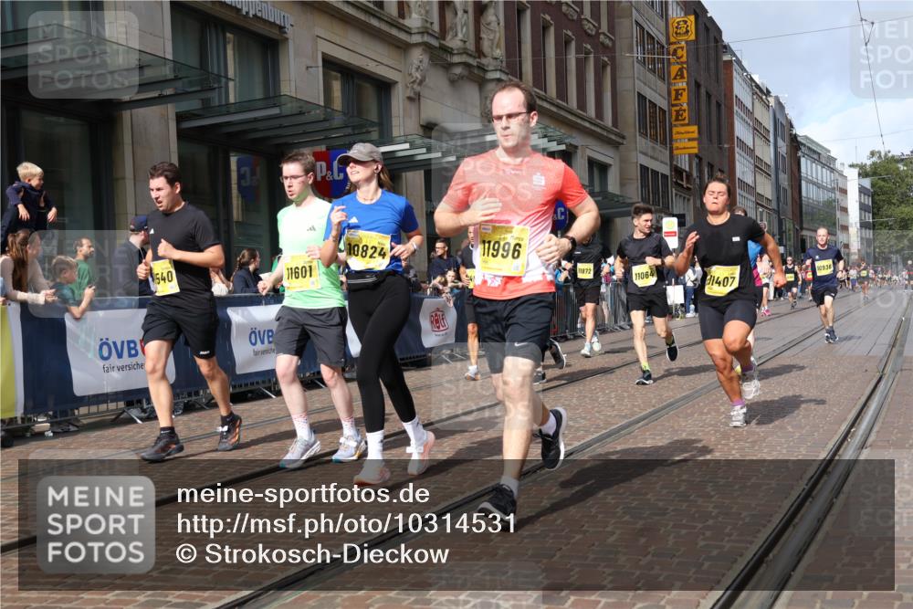 13.09.2026 - 21. swb-Marathon Bremen Strokosch-Dieckow http://msf.ph/oto/10314531 13.09.2026 10:56:34 Ziel 10157, 10408, 10486, 10540, 10610, 10721, 10771, 10824, 10888, 10936, 11000, 11064, 11079, 11328, 11474, 11601, 11872, 11946, 12032, 12284, 12434, 10184, 10211, 10240, 10322, 10356, 10372, 10443, 10670, 10675, 10699, 10844, 11069, 11256, 11280, 11317, 11349, 11407, 11570, 11693, 11795, 11844, 11855, 11871, 11911, 11996, 12452, 12543 meine-sportfotos.de