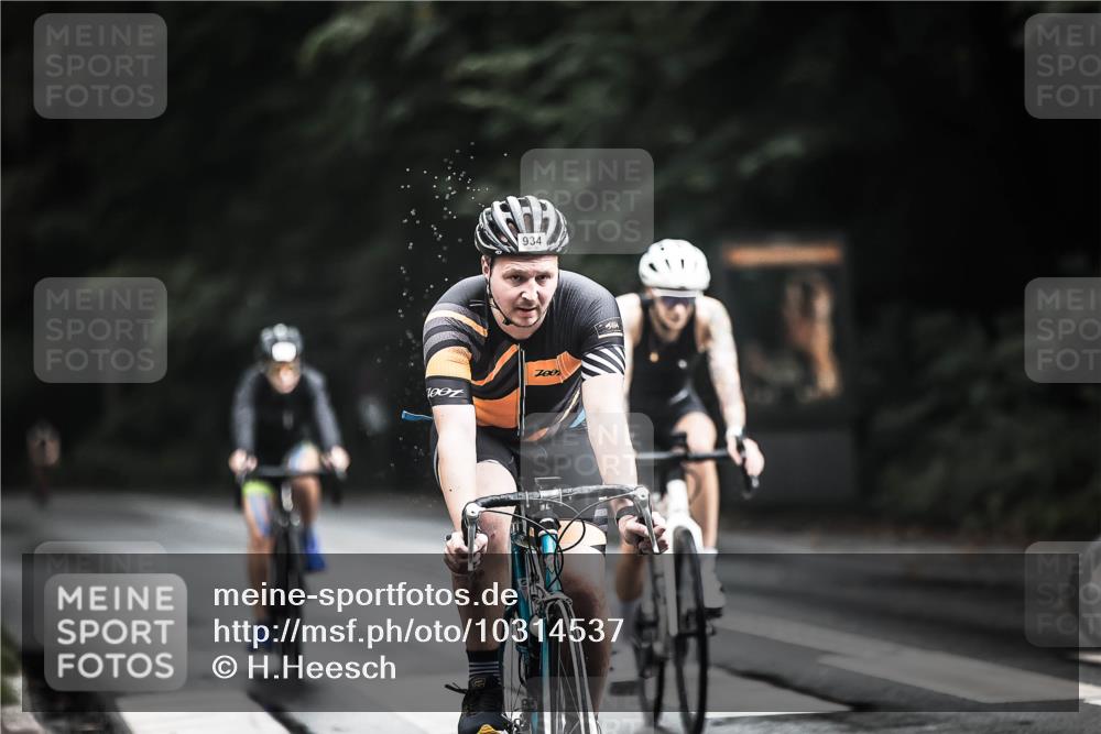 13.09.2026 - Stadtparktriathlon H.Heesch http://msf.ph/oto/10314537 13.09.2026 11:49:47 Radfahren 712, 802, 934 meine-sportfotos.de